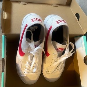 New Nike SB BLZR court shoes white/red